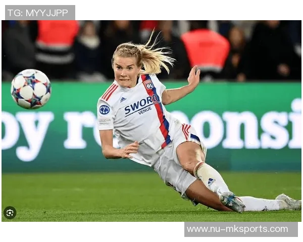 全球最强女足球员是谁 看她们如何征服绿茵场的巅峰时刻